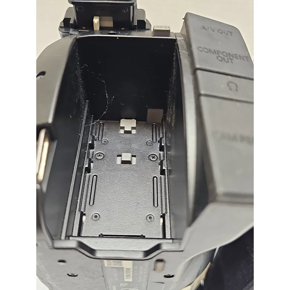 Panasonic‎ AG-HMC40P AVCCAM Professional HD Camcorder (FOR PARTS OR REPAIR)#2